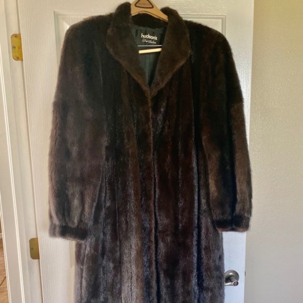 VINTAGE  SAGA ‘Genuine’ Vison (Mink) Long Fur Coat